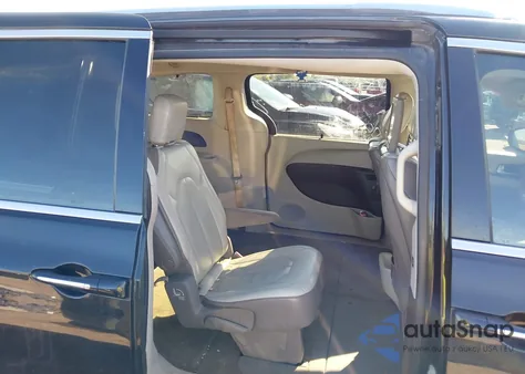 2017 Chrysler Pacifica Touring-L Plus z USA, uszkodzony, nr VIN 2C4RC1EG2HR506411